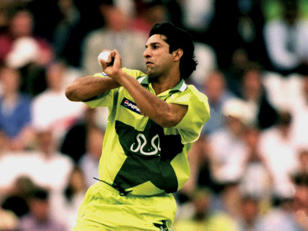 నెంబర్ వన్ వసీం అక్రమ్..