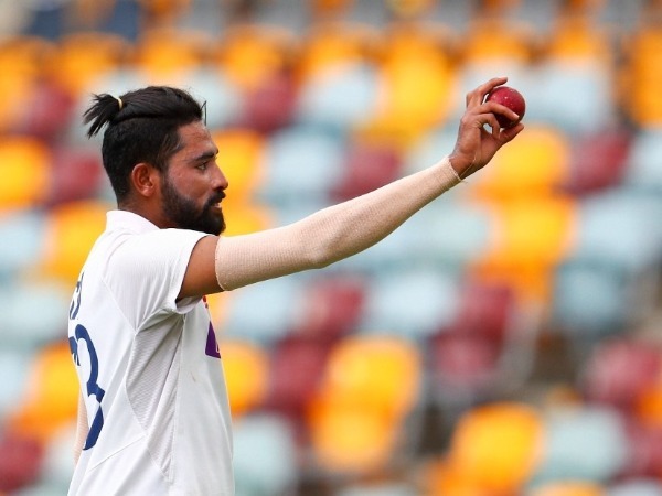 పది బంతులు వేయగానే: