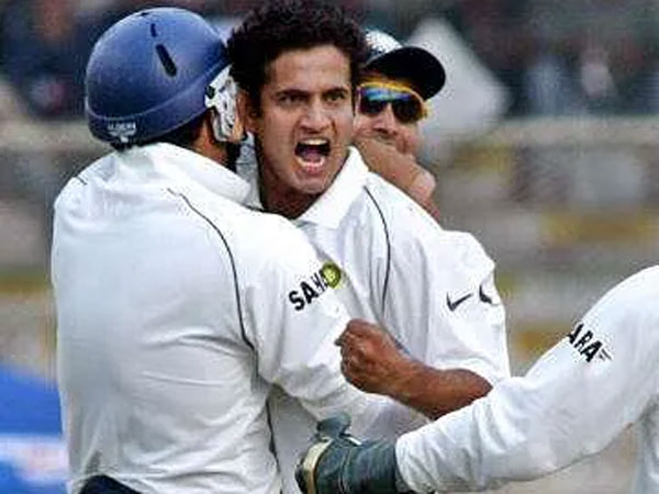 కామెంటేటర్గా.. కామెంటేటర్గా..