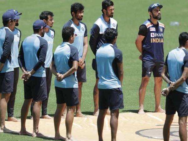 పిచ్చి నిర్ణయం.. పిచ్చి నిర్ణయం..