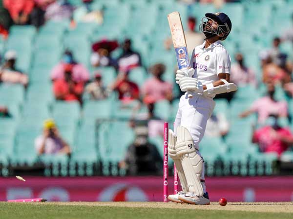 ఆదిలోనే గట్టి షాక్..