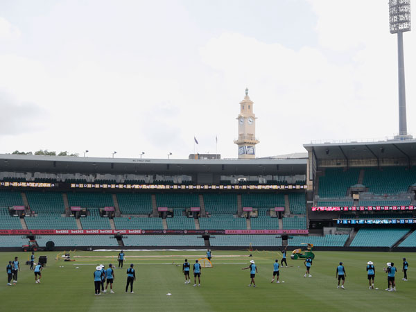 ఇక మరో 203 రన్స్ చేస్తే..