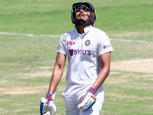 గిల్ కోసం వెయిటింగ్.. గిల్ కోసం వెయిటింగ్..