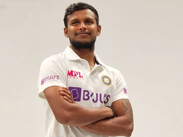 బిడ్డను చూడని నటరాజన్..