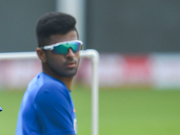 సుందర్‌ అరంగేట్రం