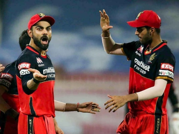 ముగ్గురు ఆటగాళ్లనే: