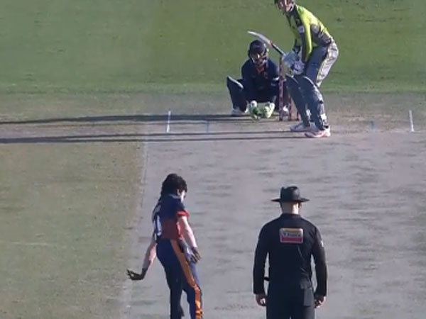 రెండు సార్లు బోర్లా పడి..