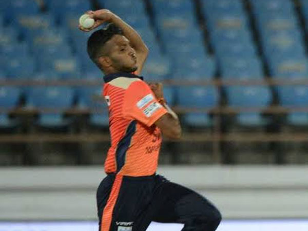 అరంగేట్ర మ్యాచ్‌లోనే..