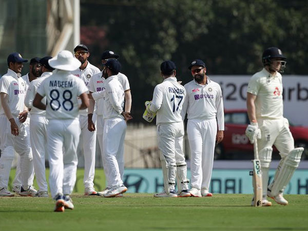 ఇంగ్లండ్ 578 ఆలౌట్..