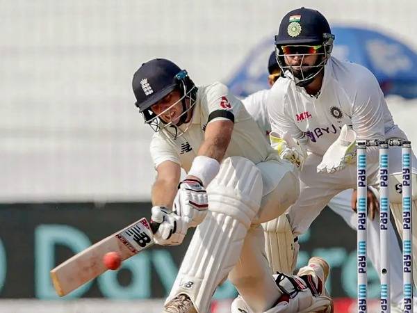 కిందపడ్డ ఇంగ్లండ్ కెప్టెన్..