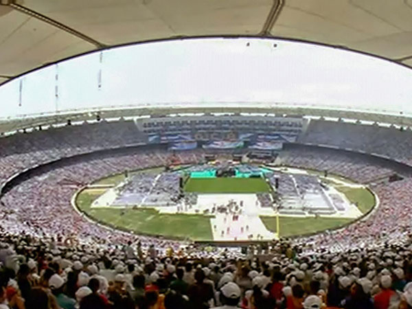 ఎల్‌ఈడీ బుగ్గలు