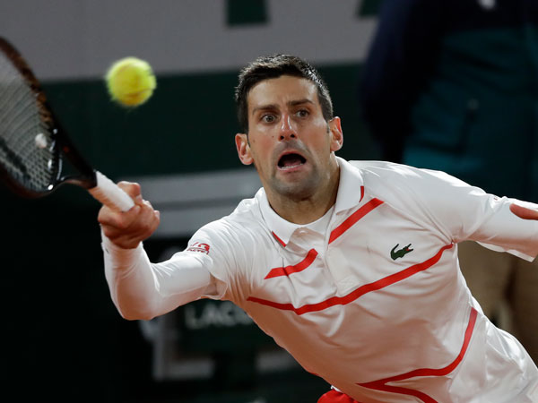 పోరాడి గెలిచిన జొకో..