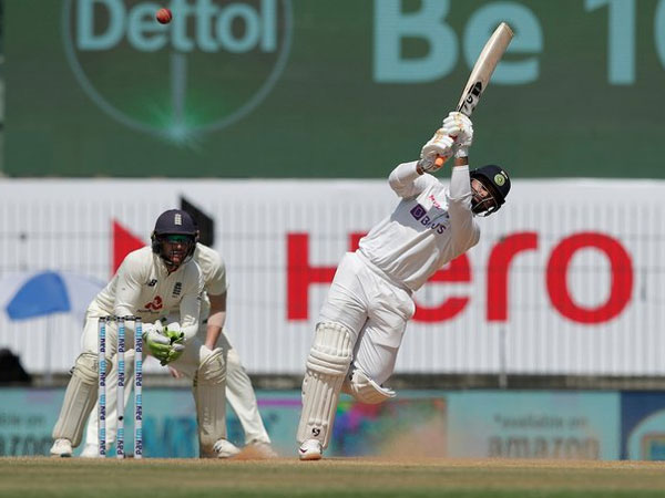 సిక్సర్లతో పంత్ వీర విహారం..