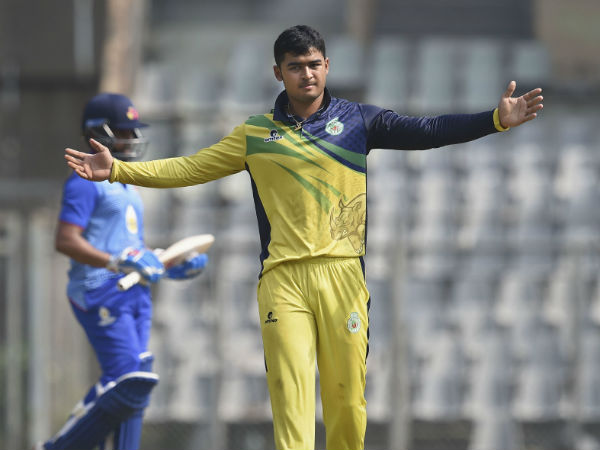 సంక్షిప్త స్కోర్లు: 