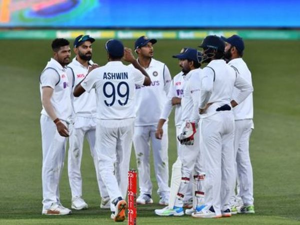  ఐదుగురు బౌలర్లు..