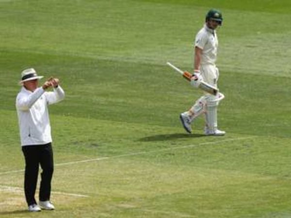 కోహ్లీ ఔట్: