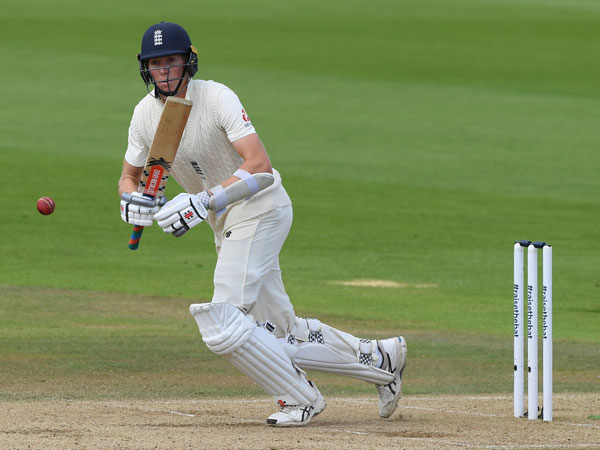 ఫ్లోర్‌పై జారిపడిన జాక్ క్రాలే