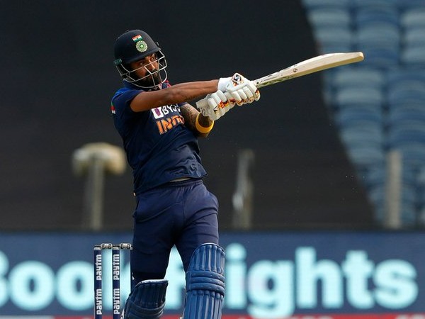 సహాయకారిగా ఉన్నాడు: