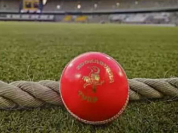  రెచ్చిపోతున్న మాజీలు: