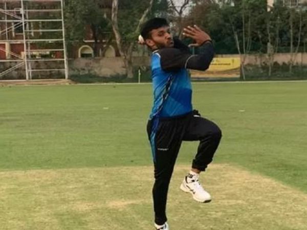 ప్రభుత్వ ఉద్యోగిగా చూడాలనుకున్నారు: