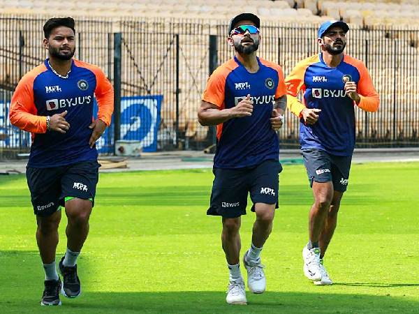 బౌలింగ్‌లో మార్పులు చేయకపోవచ్చు: