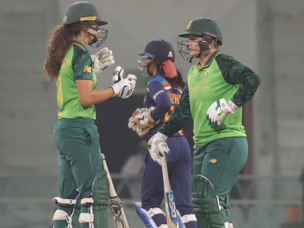 9 రన్స్ కట్టడి చేయలేక..