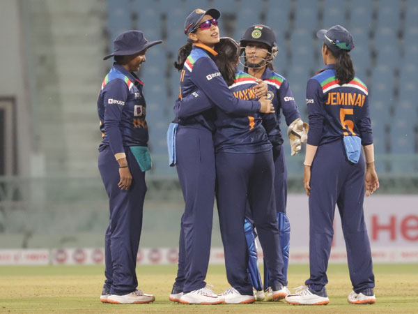  రిచా జోరు..