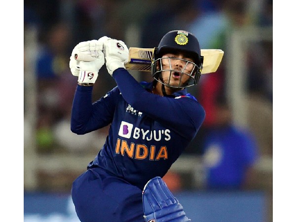 అరంగేట్రం‌లోనే 'మ్యాన్‌ ఆఫ్‌ ద మ్యాచ్‌':