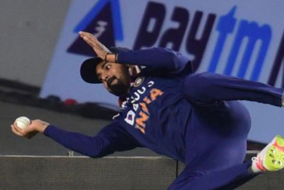 India vs England: KL Rahul Wows Fans With Sensational Fielding Effort India vs England: KL Rahul Wows Fans With Sensational Fielding Effort