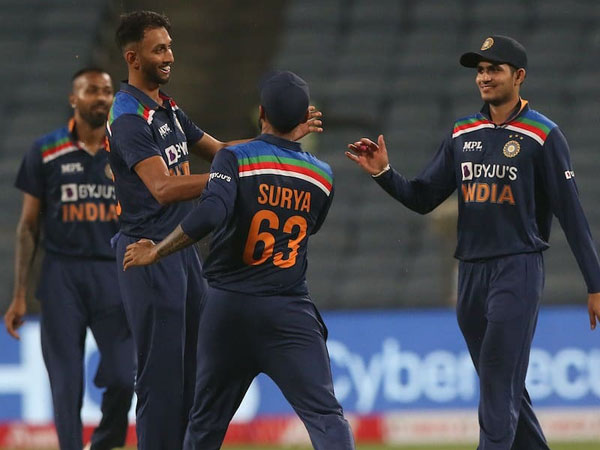 అరంగేట్రం వన్డేలో అత్యధిక వికెట్లు: