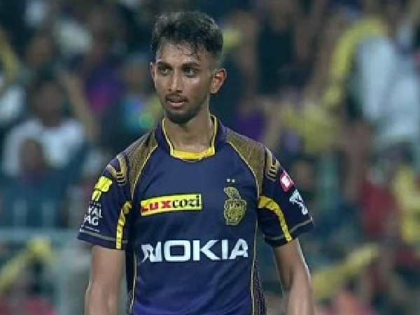 అరంగేట్రంలోనే మెరిసిన కృనాల్‌, ప్రసిద్ధ్‌: