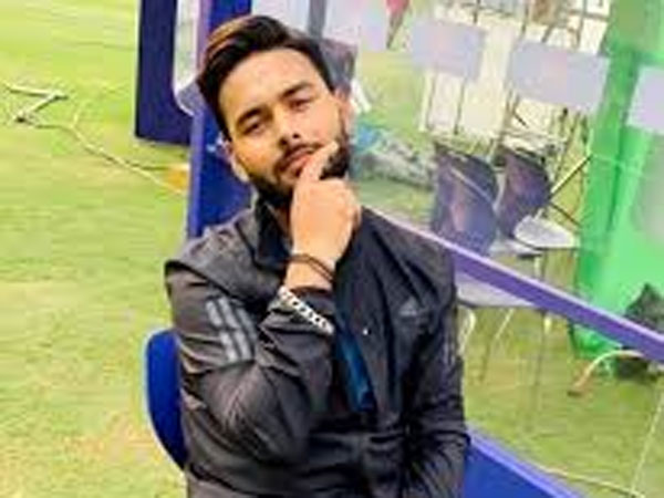 పంత్‌కు అవకాశాలు ఇవ్వాలి