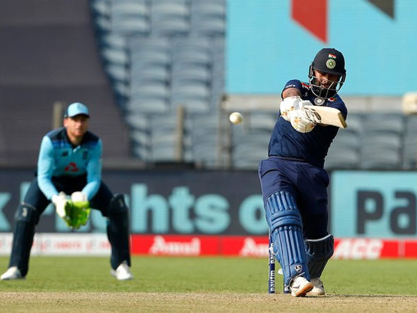 28 బంతుల్లోనే పంత్ అర్ధ శతకం