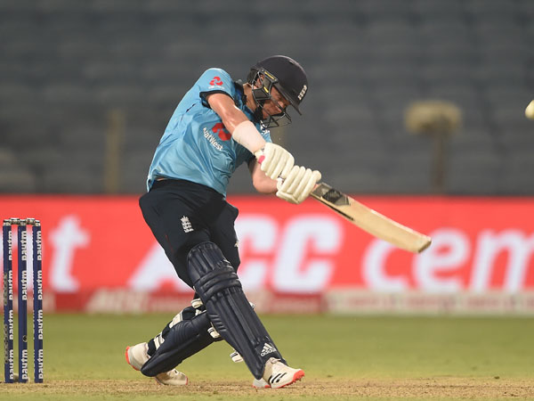 కరన్ ఇన్నింగ్స్‌కు ఫిదా..