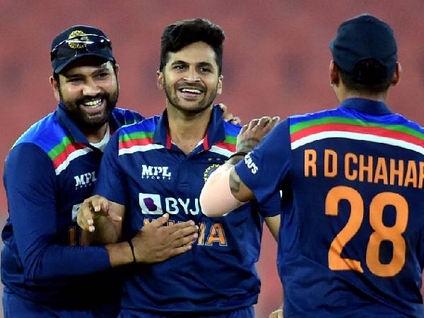 సూపర్ బౌలింగ్‌తో..