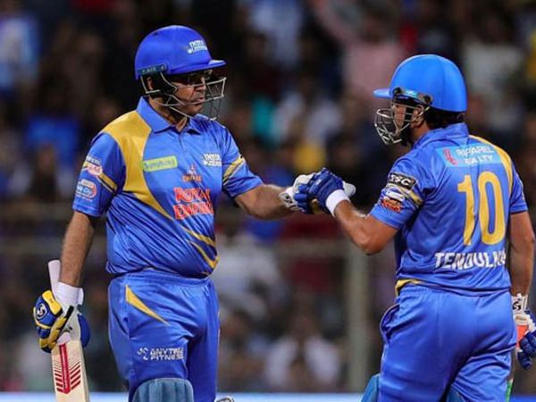  రెచ్చిపోయిన వీరూ: