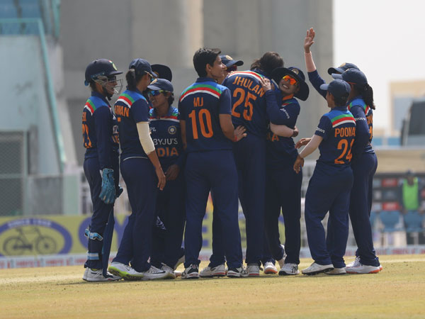 ఆకట్టుకున్న జులన్‌ గోస్వామి