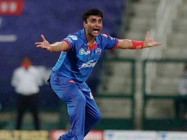 7 వికెట్ల దూరంలో