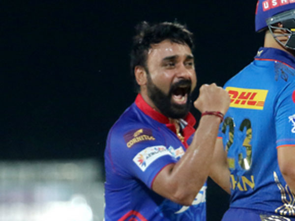 వీరూ భాయ్‌.. నా జీతం పెంచండి