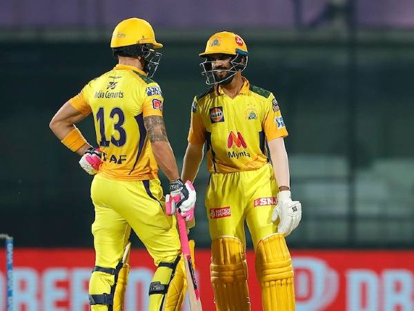 చెలరేగిన చెన్నై ఓపెనర్లు..