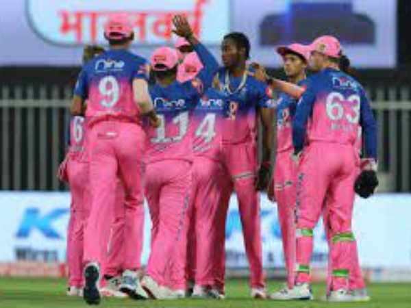 కరోనాతో ఇంటి బాట..