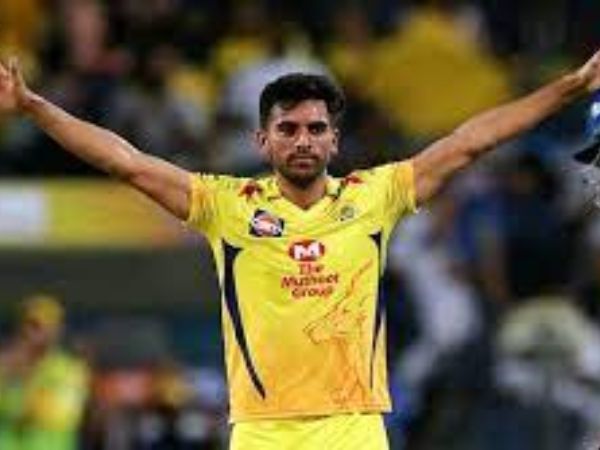 నాలుగు వికెట్లు పడగొట్టిన రెండో బౌలర్