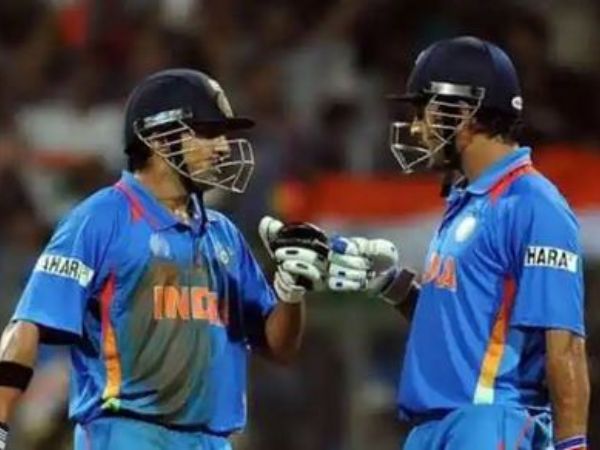  అదరగొట్టిన గంభీర్, ధోనీ