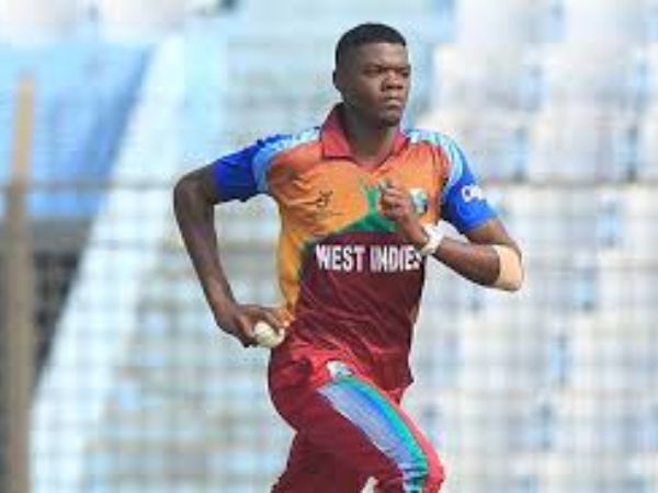  అరంగేట్ర మ్యాచ్‌లో 6 వికెట్లు..