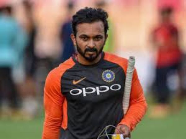 శంకర్ బదులుగా జాదవ్‌‌: