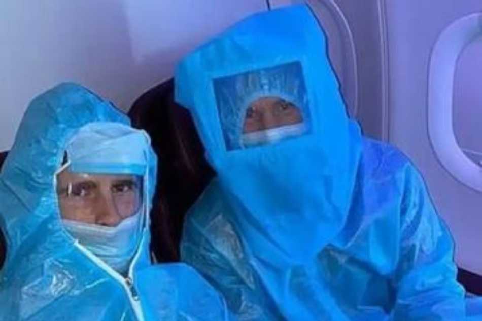 IPL 2021: David Warner, Kane Williamson were seen in PPE Kits IPL 2021: David Warner, Kane Williamson were seen in PPE Kits