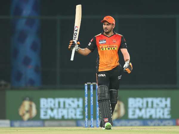 పాండే, వార్నర్ హాఫ్ సెంచరీలు..