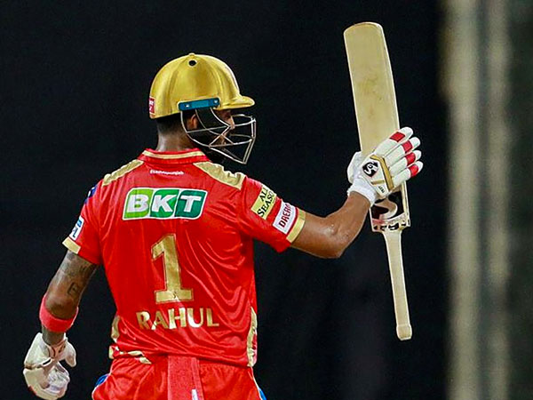 బాల్ మార్చుకునే ..