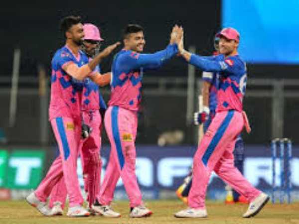 టాప్-4 చెలరేగితేనే