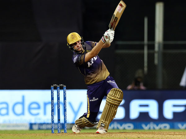 వణికించిన కమిన్స్, రస్సెల్